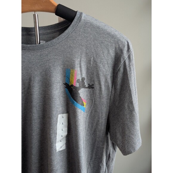 Disney Old Navy Mickey Mouse Surfing T Shirt Adult Large Gray New With Tags - Picture 4 of 16